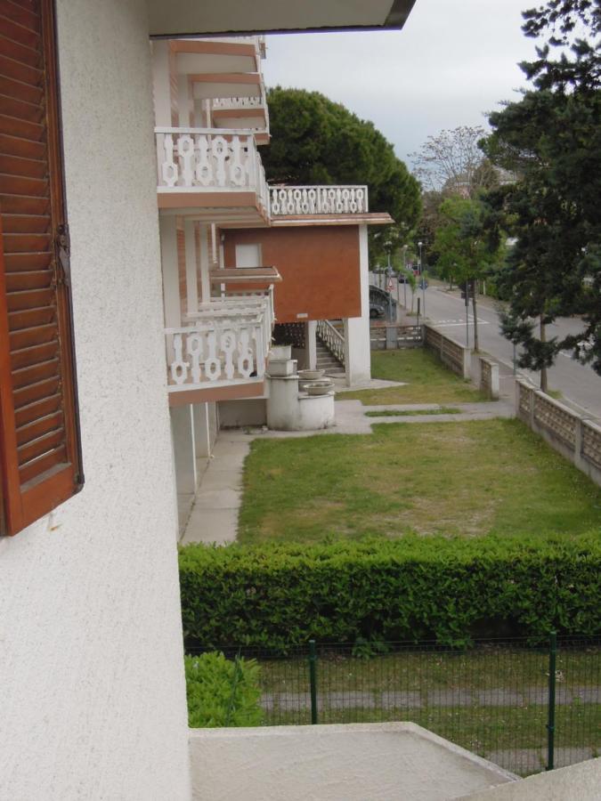 Villa Mery Бибионе Екстериор снимка
